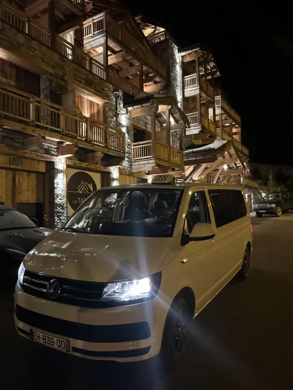 De jours comme de nuit, nous sommes à votre disposition., Moutiers, Transport TTS 73000